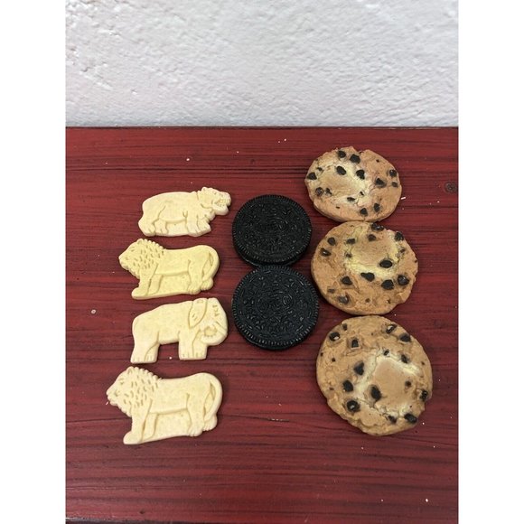 Come Play Cookies Realistic Replacement Oreo Chocolate Chip Animal Cracker Toy - Picture 1 of 4